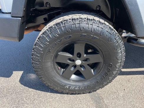 Used 2012 Jeep Wrangler Sport AWD/4WD image 32