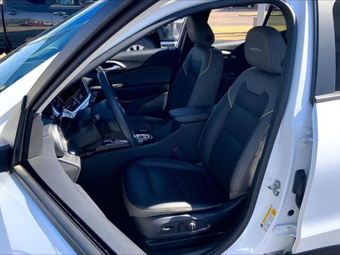 Certified 2025 Chevrolet Trax ACTIV w/ Driver Confidence Package image 7