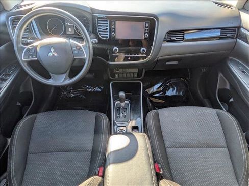 Used 2020 Mitsubishi Outlander ES image 15