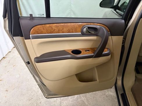 Used 2011 Buick Enclave CXL image 26