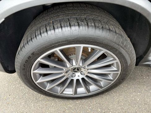 Used 2022 Mercedes-Benz GLC 300 4MATIC Coupe image 8