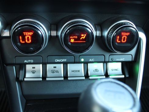 Used 2024 Toyota GR86 Premium image 20