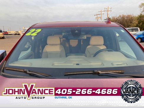 Used 2022 Chevrolet Suburban Premier image 14