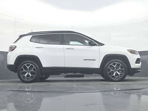 Used 2025 Jeep Compass Limited AWD/4WD image 34