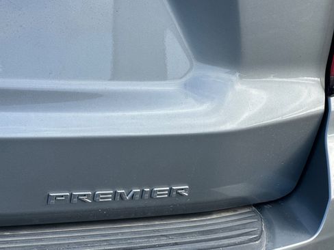 Used 2024 Chevrolet Suburban Premier AWD/4WD image 51