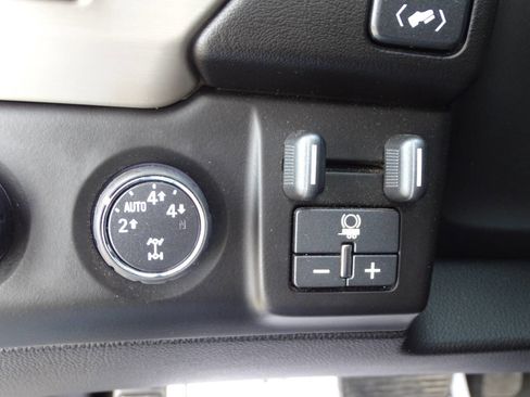 Used 2015 GMC Yukon XL 4x4 Denali image 28