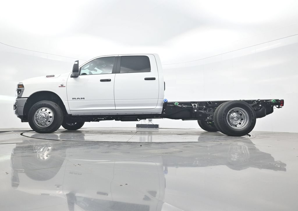 New 2026 RAM 3500 Big Horn AWD/4WD image 43