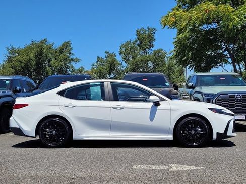 Certified 2025 Toyota Camry SE w/ Convenience Package FWD image 5