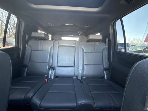 Used 2022 Chevrolet Suburban RST w/ Luxury Package AWD/4WD image 22