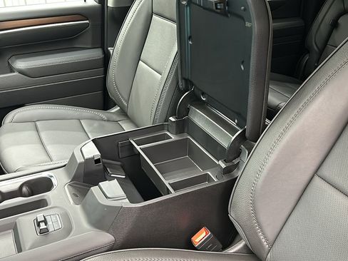 Used 2025 GMC Sierra 3500 Denali w/ Denali Reserve Package image 30