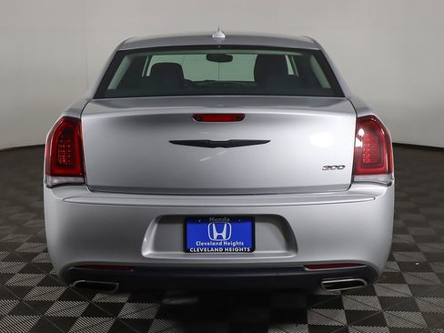Used 2023 Chrysler 300 Touring w/ Sport Appearance Package image 9