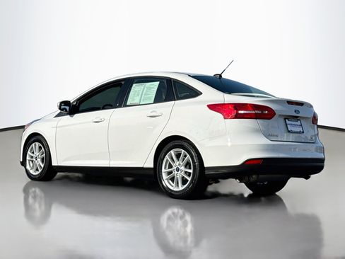 Used 2015 Ford Focus SE w/ SE Cold Weather Package FWD image 5