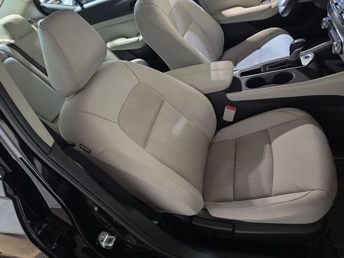 Used 2025 Nissan Altima 2.5 SV FWD image 24