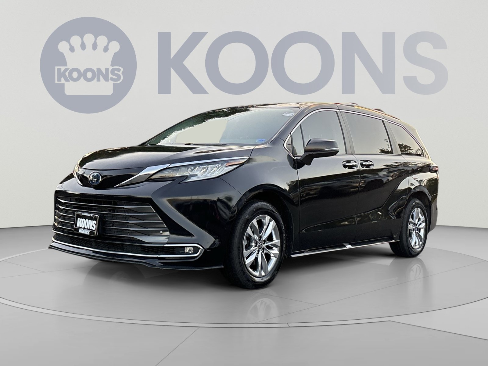 Used 2023 Toyota Sienna Limited AWD/4WD image 1
