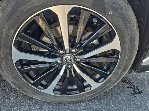 Used 2022 Toyota Highlander XSE image 38