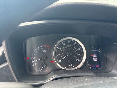 Used 2020 Toyota Corolla LE FWD image 18
