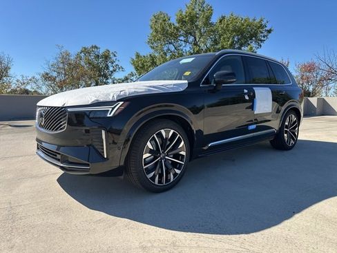 New 2026 Volvo XC90 B5 Plus image 3