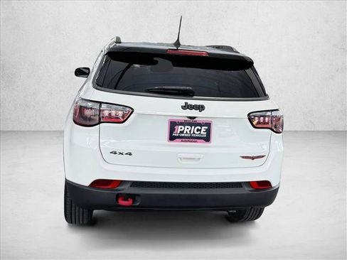 Used 2018 Jeep Compass Trailhawk w/ Leather Interior Group AWD/4WD image 5
