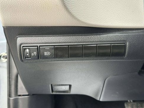 Used 2022 Toyota Corolla LE FWD image 27