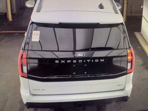 Used 2025 Ford Expedition Max Active image 17