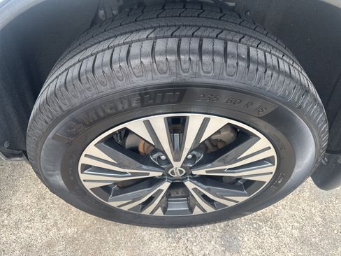 Used 2021 Nissan Rogue SV FWD image 9