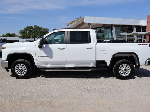 Used 2025 Chevrolet Silverado 2500 LT w/ Convenience Package AWD/4WD image 2
