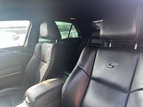 Used 2019 Chrysler 300 S w/ 300S Premium Group 2 RWD image 12