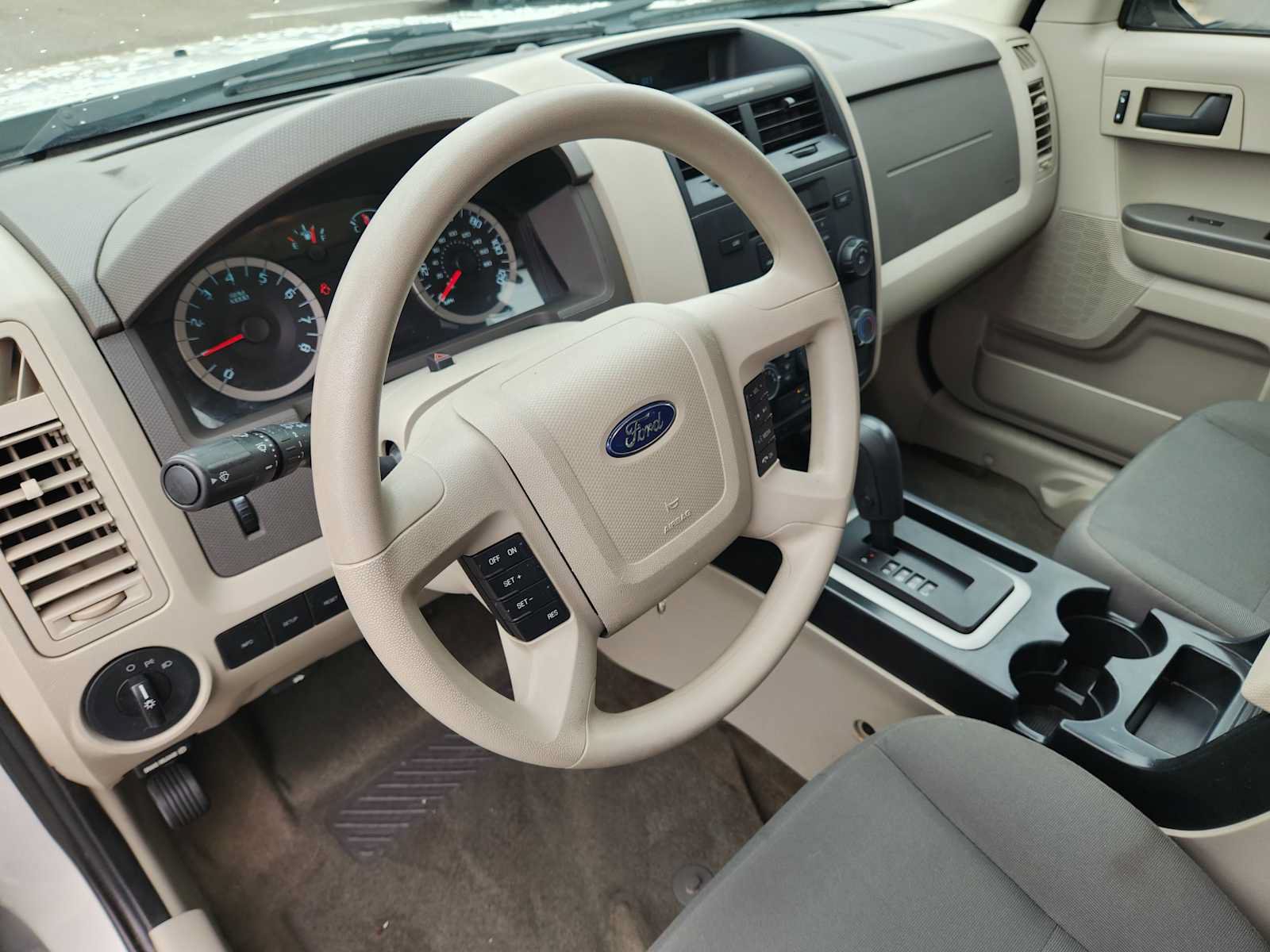 Used 2012 Ford Escape XLS FWD image 2