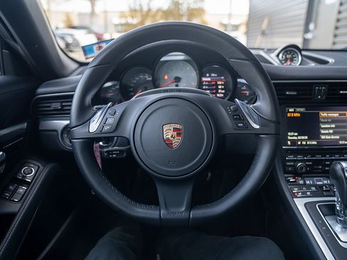 Used 2013 Porsche 911 Carrera S image 6