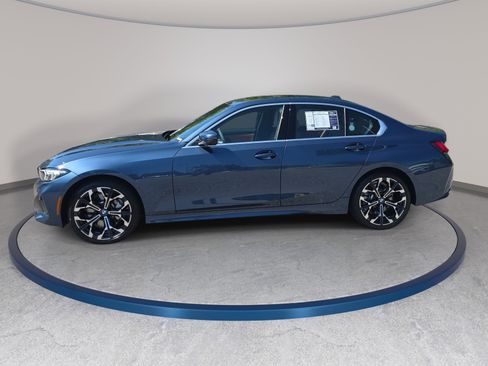 Used 2026 BMW 330i Sedan w/ Premium Package RWD image 5