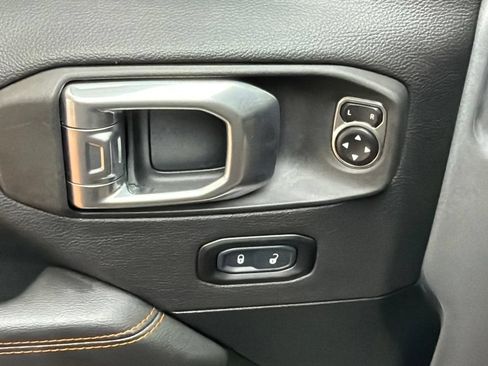 Used 2021 Jeep Gladiator Mojave AWD/4WD image 23