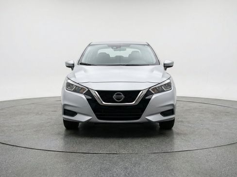 Used 2025 Nissan Versa SV FWD image 2