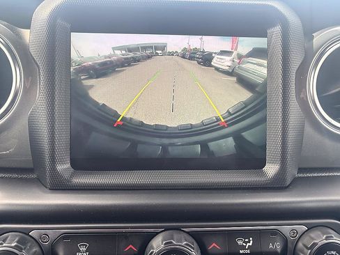 Used 2021 Jeep Wrangler Unlimited Sahara AWD/4WD image 38