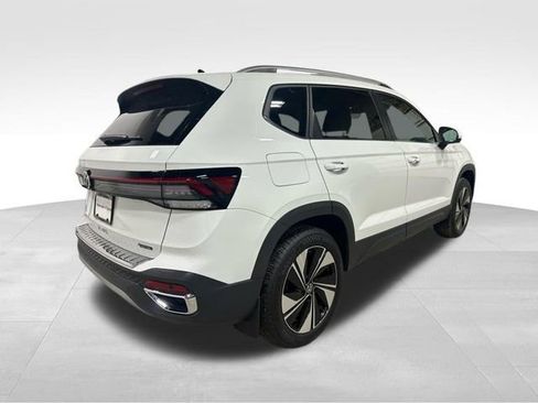 New 2025 Volkswagen Taos SE image 6