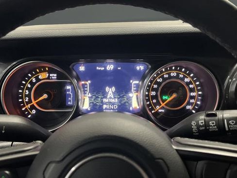 Used 2021 Jeep Wrangler Unlimited Sport image 15