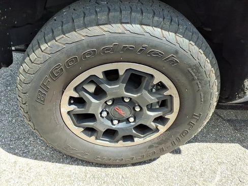 Used 2024 Toyota Tacoma TRD Off-Road w/ TRD Off Road Premium Package AWD/4WD image 8