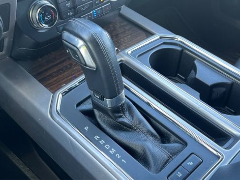 Used 2016 Ford F150 Platinum w/ Equipment Group 701A Luxury image 37