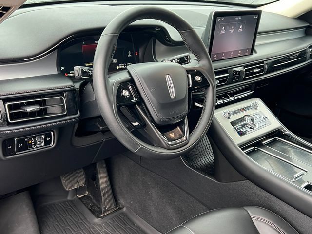 Used 2023 Lincoln Aviator AWD w/ Premium Package image 19