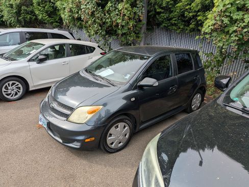 Used 2006 Scion xA FWD image 2