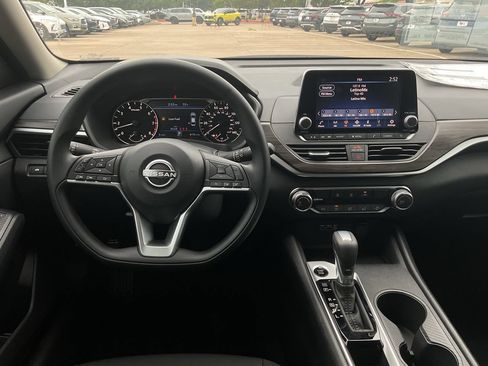 New 2026 Nissan Altima 2.5 SV FWD image 12