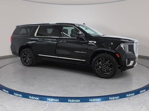 Used 2024 GMC Yukon XL Denali AWD/4WD image 4