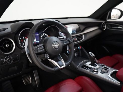 Used 2023 Alfa Romeo Stelvio Veloce image 15