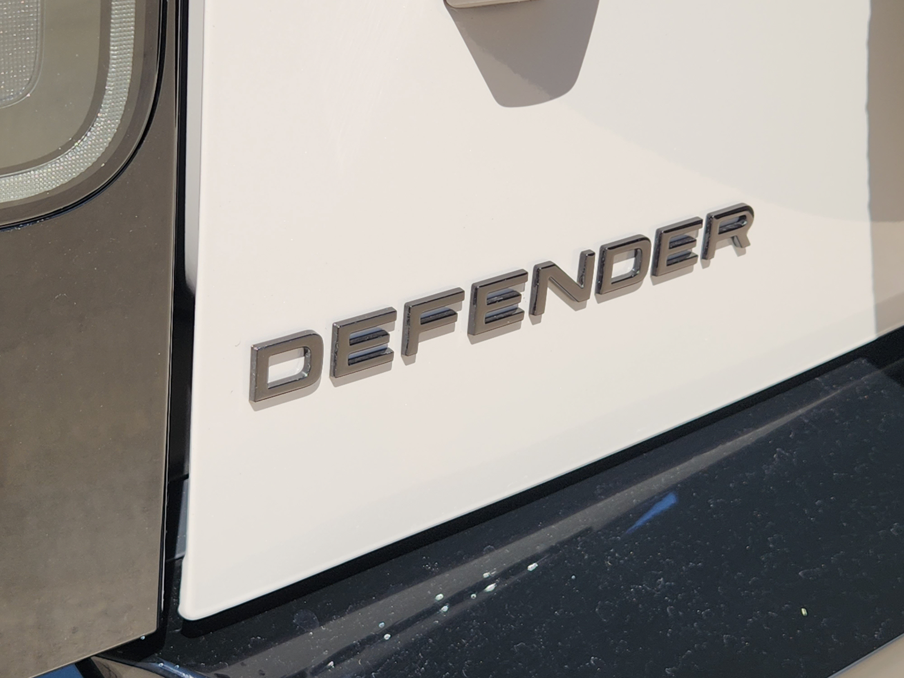 New 2026 Land Rover Defender 110 X-Dynamic SE AWD/4WD image 34