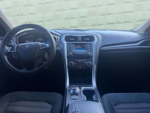Used 2018 Ford Fusion SE FWD image 22