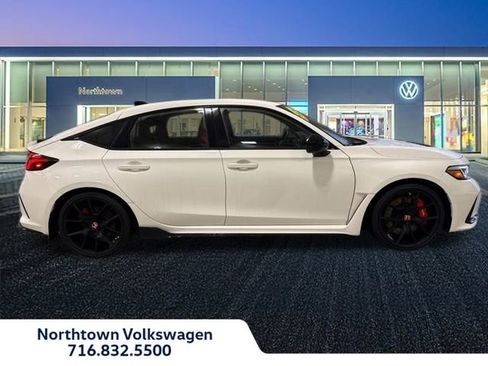 Used 2024 Honda Civic Type R image 2