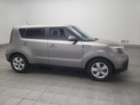 Used 2017 Kia Soul FWD image 11