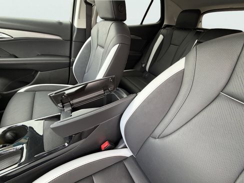 Used 2025 Buick Envision Sport Touring image 27