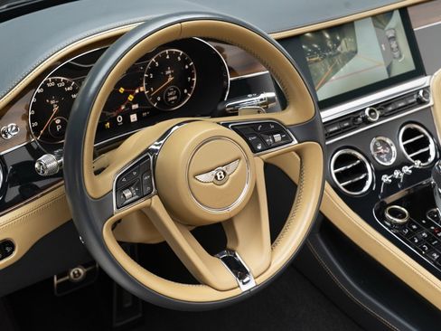 Used 2020 Bentley Continental GT image 22