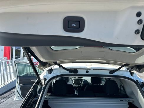 Certified 2020 Nissan Rogue SV FWD image 14