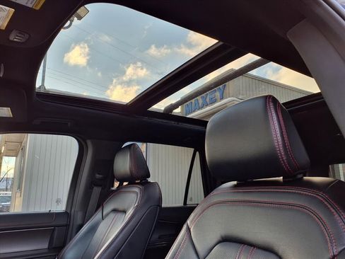 Used 2021 Ford Expedition Limited image 17